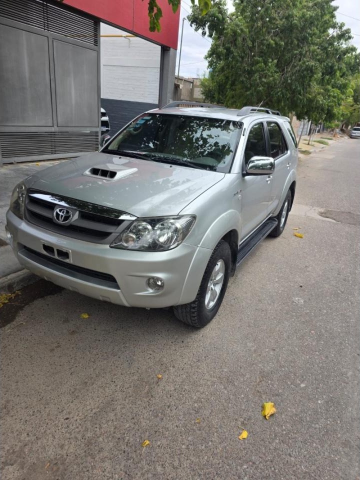 Toyota Hilux Sw4 230.000 Km. 2008 - 4x4, Gris. Impecable Primera Mano.
