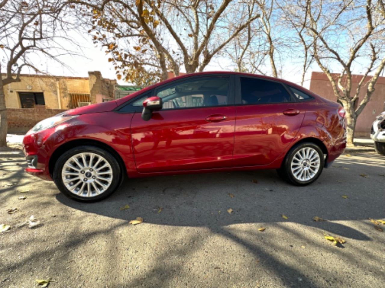 Ford Fiesta Impecable 2017