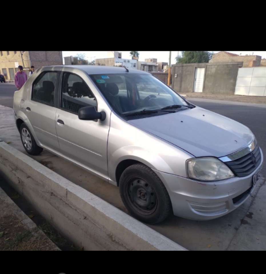Renault Logan Año 2012, Recien Pintado