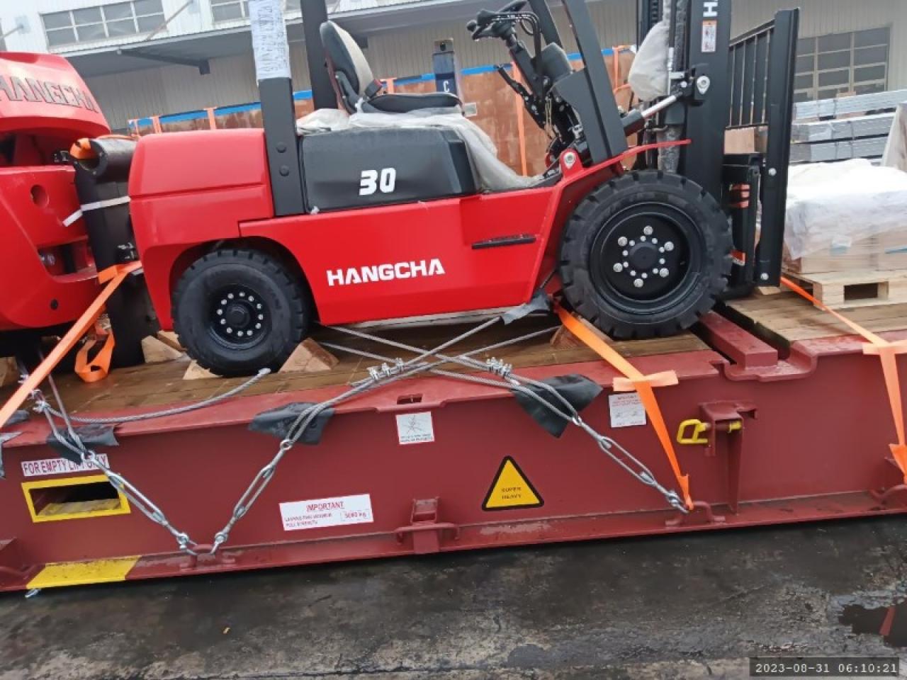 Autoelevador Hangcha Diesel 3 Toneladas Torre Triple 4.5 Metros Motor Xinchai 55 Hp - Desplazador Lateral 2023