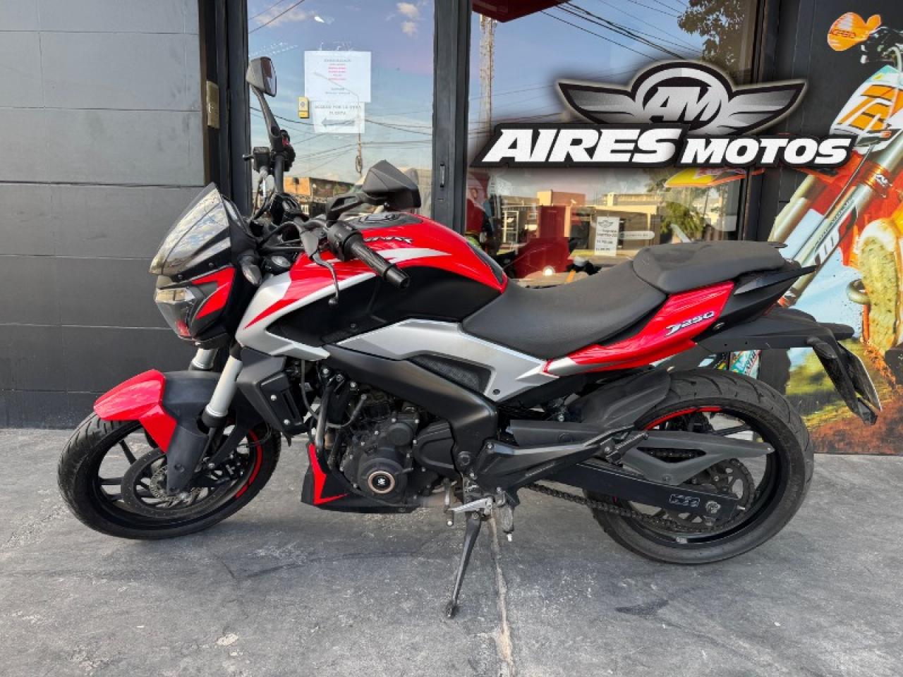 Bajaj Dominar 250 Modelo 2023 *** Aires Motos *** Financiación Con Dni / Tarjetas De Crédito 24 Meses / Permutas...