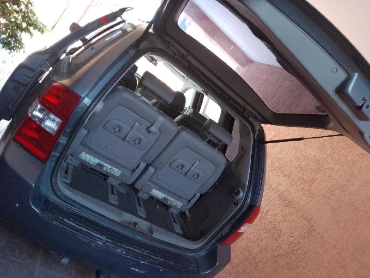 Kia Carnival, 2009