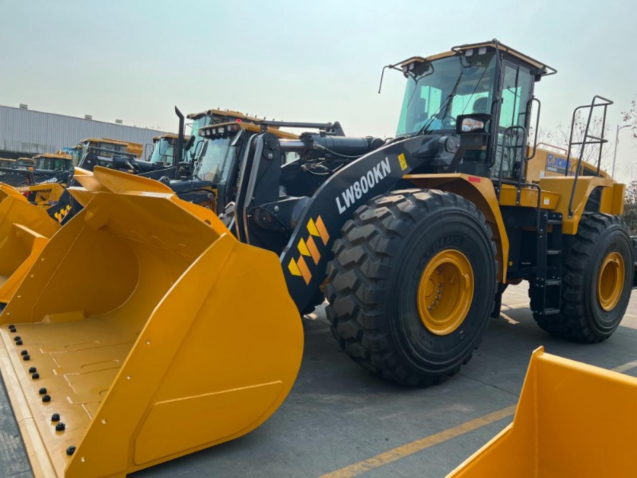 Pala Cargadora Frontal Xcmg Modelo Lw800kn - 4.5 M3 - 8500 Kg - Joystick - Motor Weichai Deutz 335 Hp - 0km