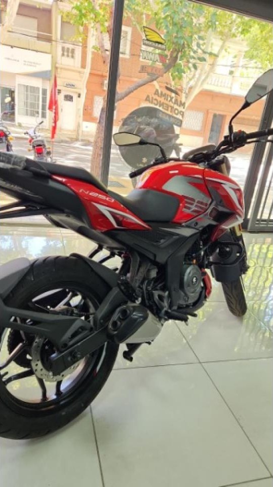 Bajaj Rouser N250 - 0km