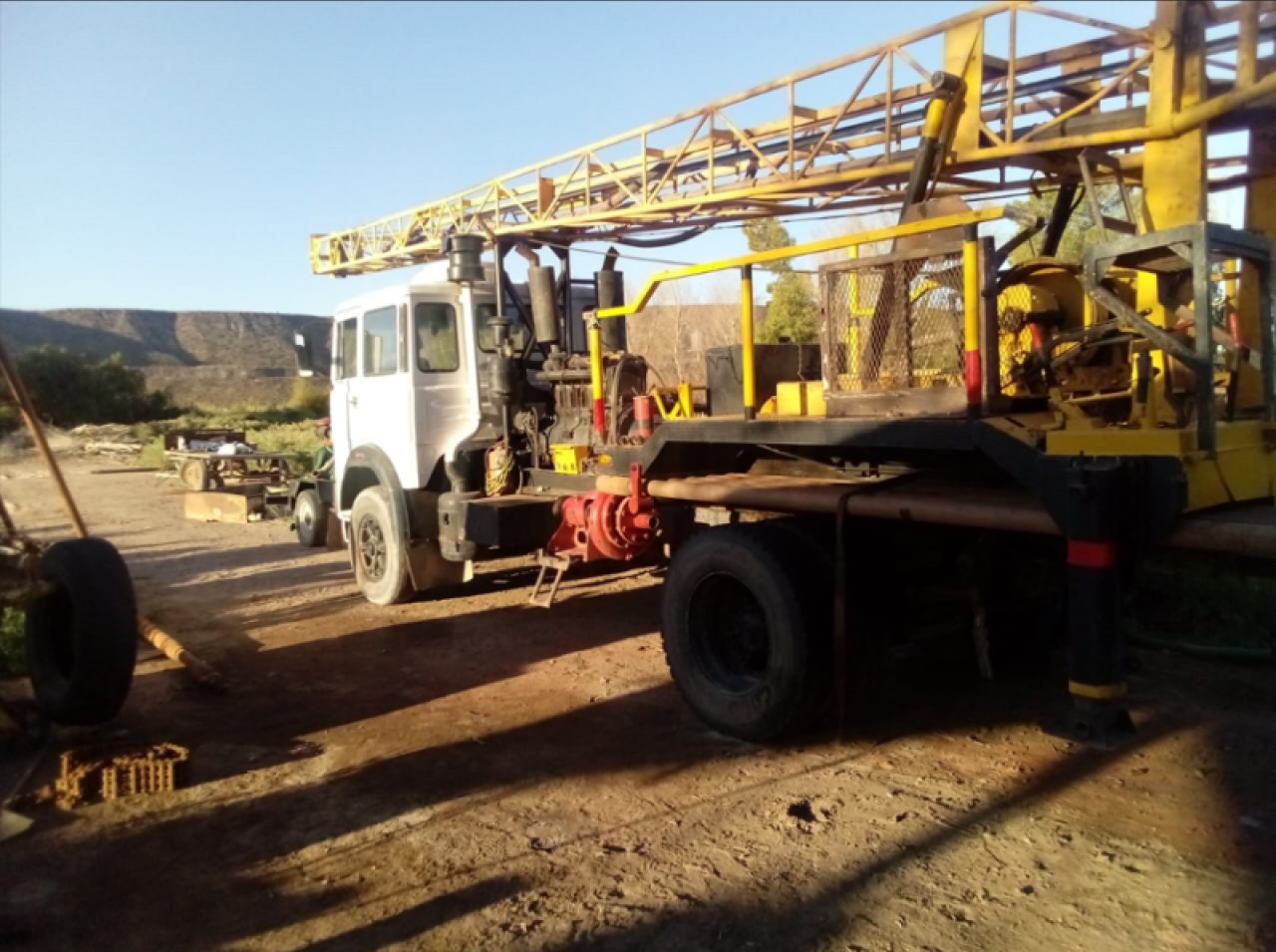 Máquina Perforadora Con Herramientas Y Barras