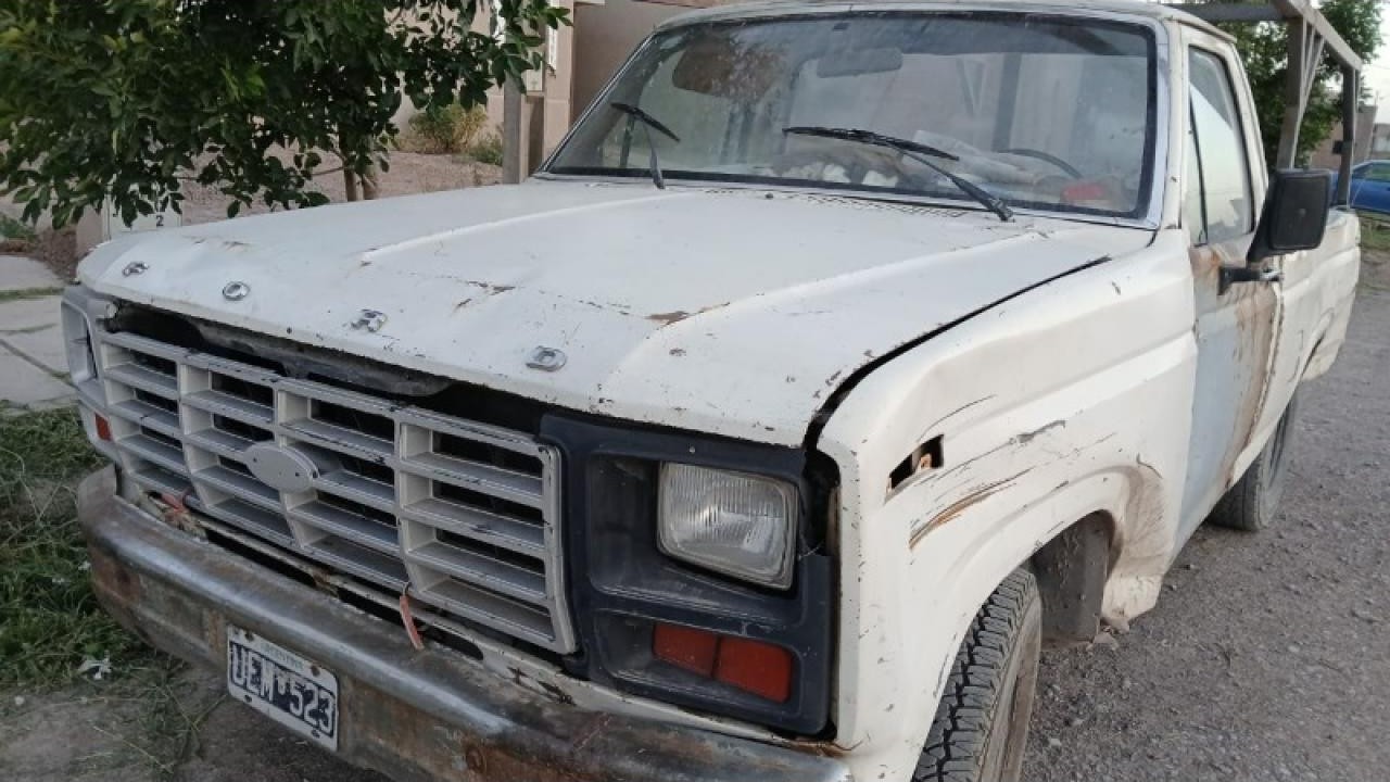 Ford F100 Sanjuanina, 1982 Leer Bien