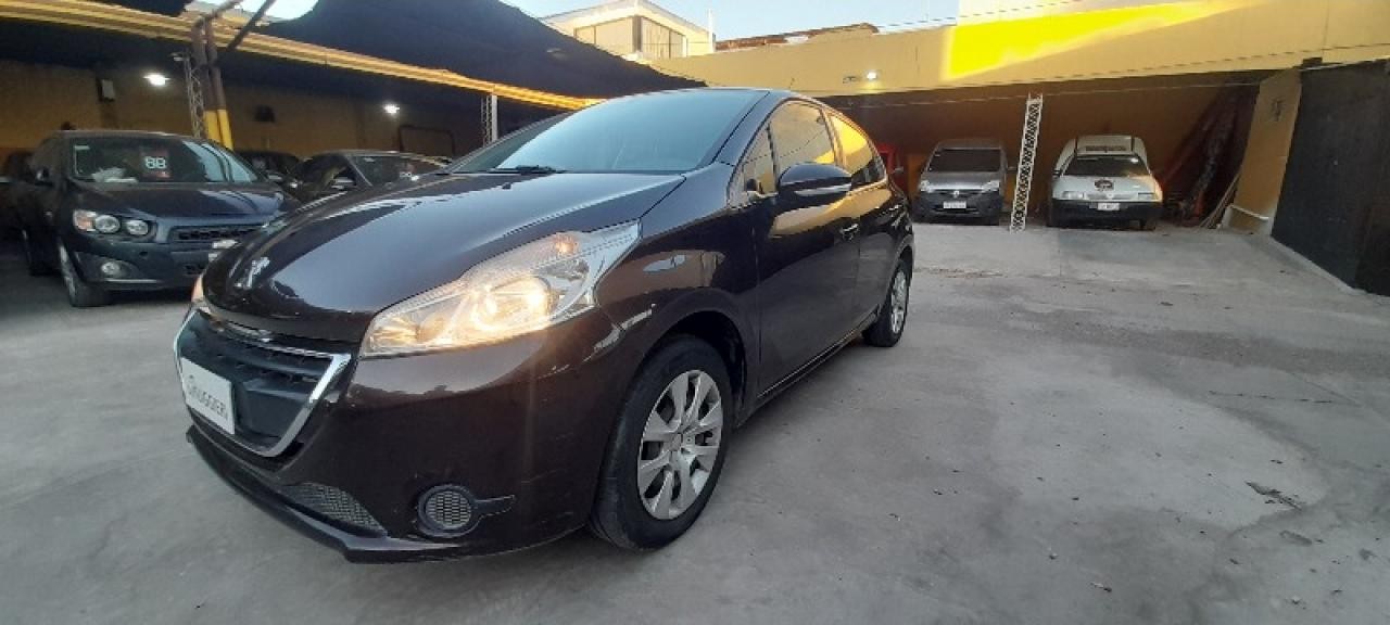 Peugeot 208 Active 1.5. Año 2014. Primera Mano.