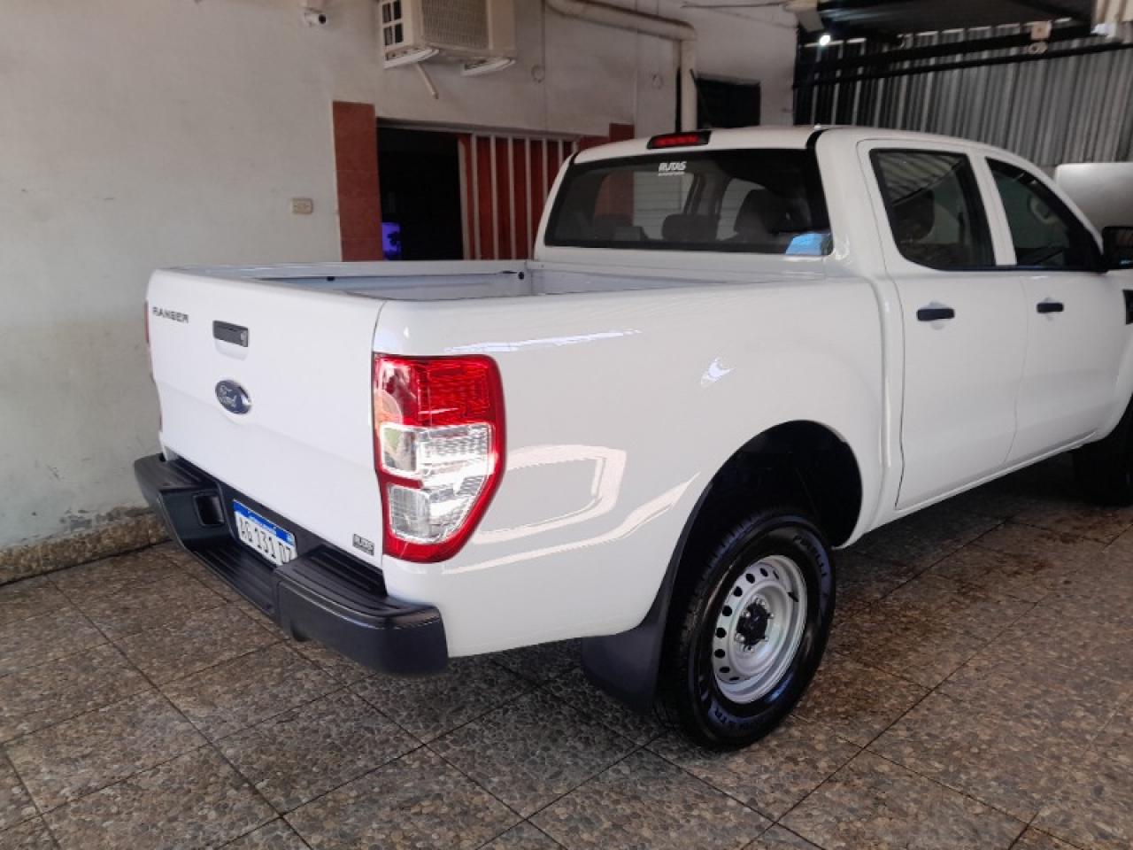Ford Ranger 2023 Con Tan Solo 3000  Kilometros  Recibo Cabina Simple .