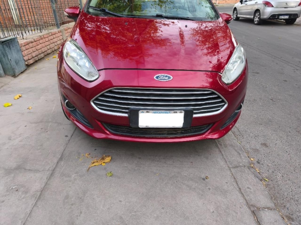 Ford Fiesta Kinectic 2014 S Plus Escucho Ofertas
