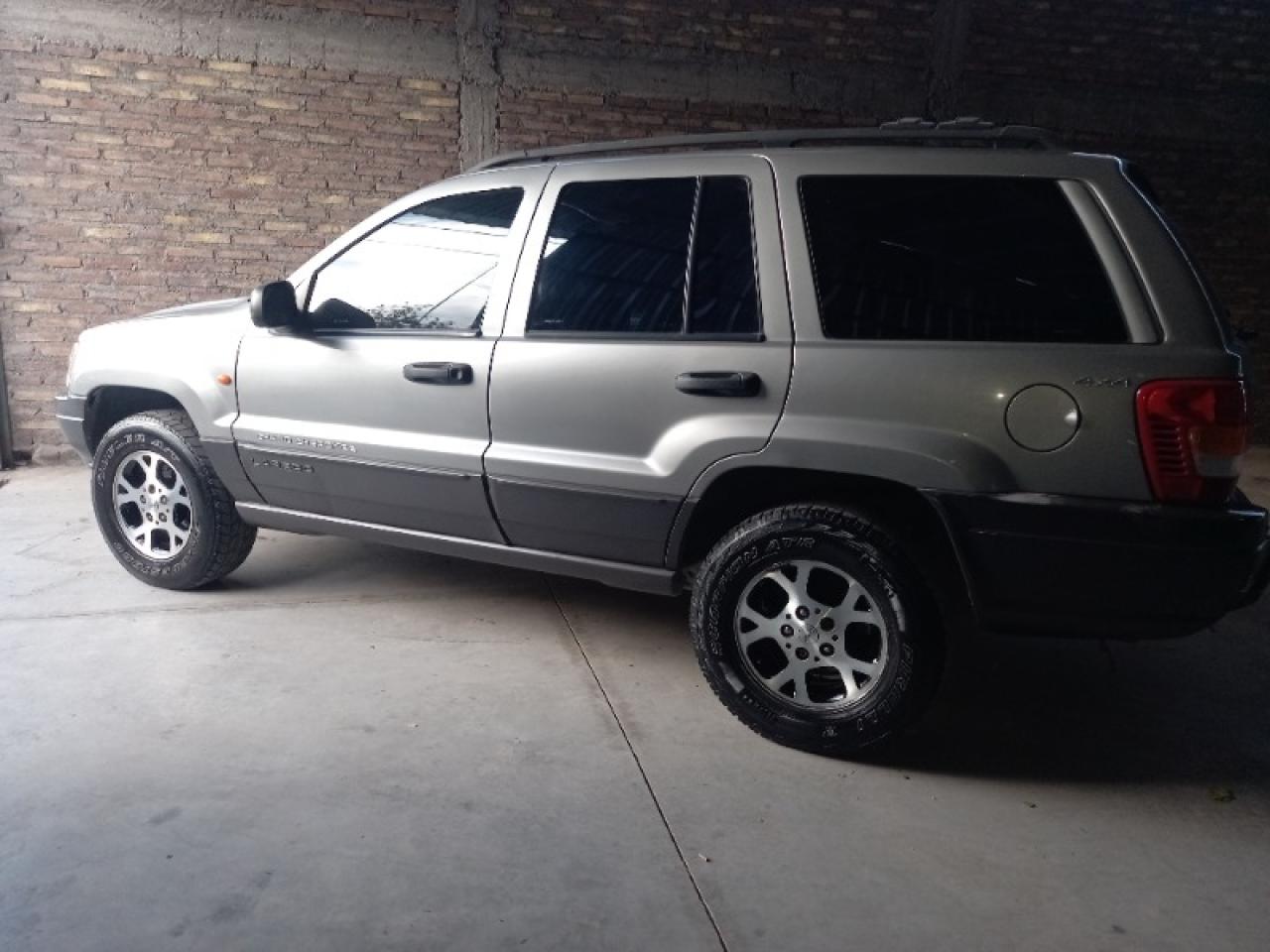 Jeep Gran Cherokee Laredo 2003
