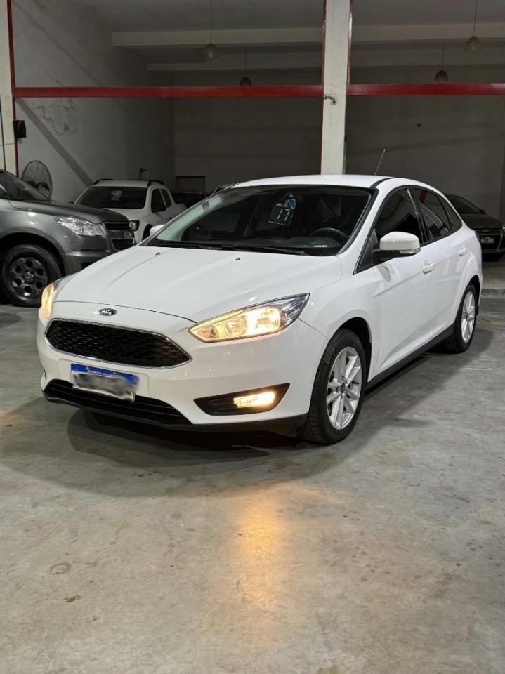 Ford Focus, 2017, 1.6 Nafta Full, Impecable