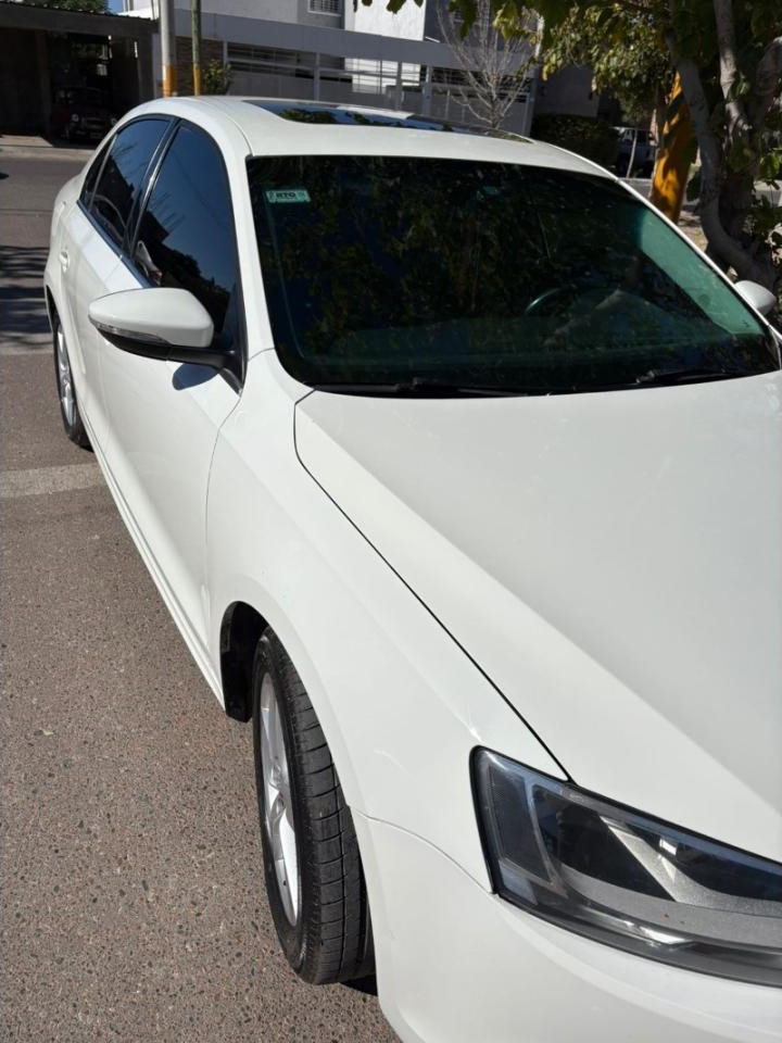 Volkswagen Vento Luxuri 2.5 Año 2014
