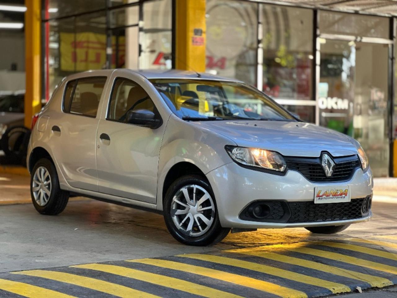 🚘renault Sandero 1.6 |🔢 155.000km |📅 2017 |🏛retiras Con $7.920.000