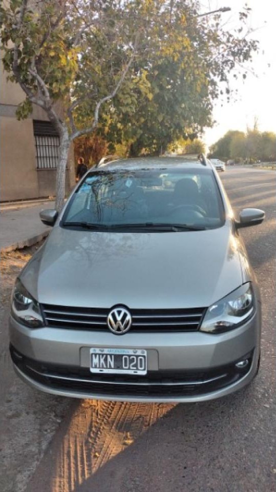 Volkswagen Suran Highline 1.6 Impecable 2013 Permuto X Menor