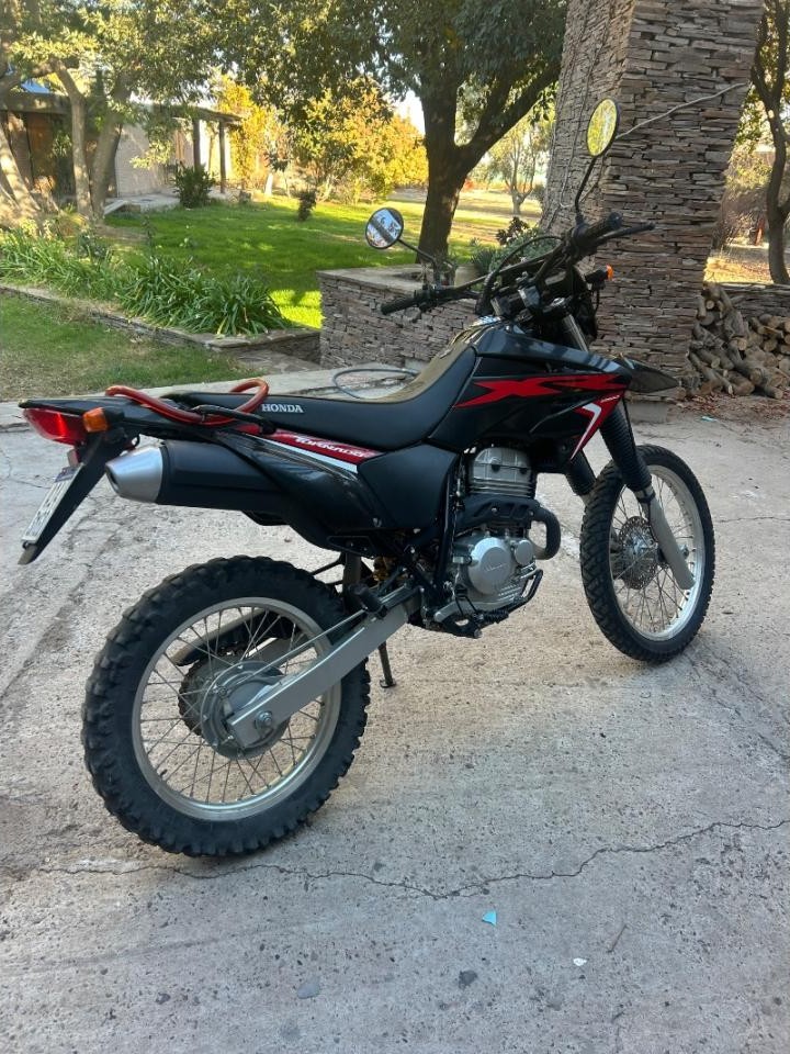 Honda Tornado 250 2021