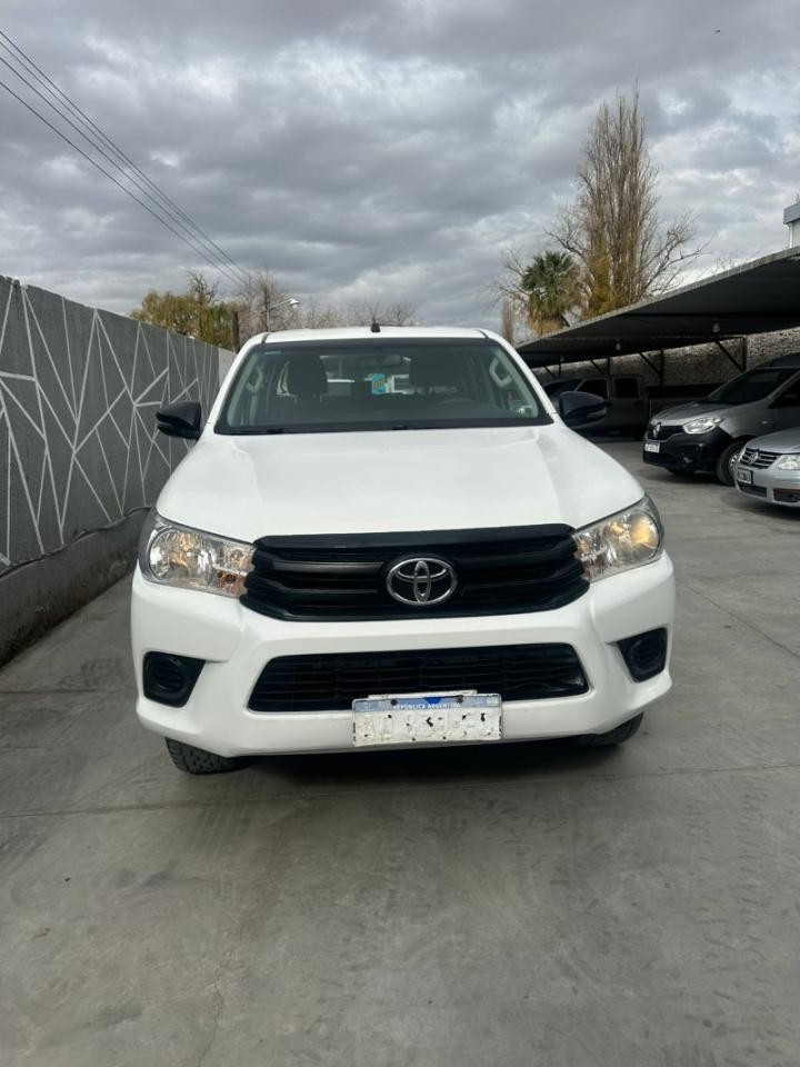 Totoya Hilux | 4x4 | 2019 |