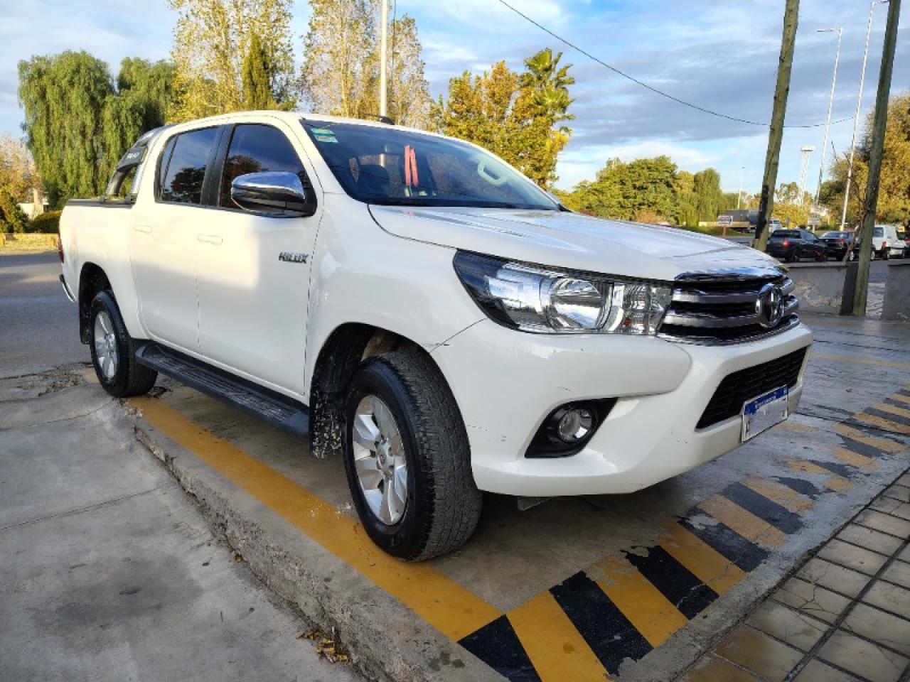 Toyota Hilux Srv 4x2, Año 2018. única Mano.
