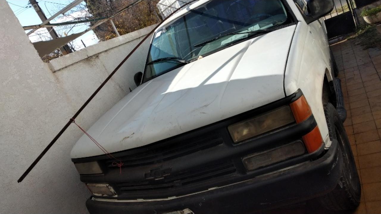 9.500.000 Chevrolet Silverado Mod 98 Titulare Con Rto Al Día Tren Delantero Nuevo Frenos Nuevo Motor  6 Cilindros 4.2 9