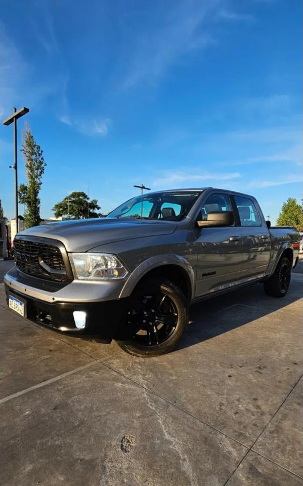 Dogde Ram 1500 V8 5.7 Hemi, 2020 Muchos Accesorios