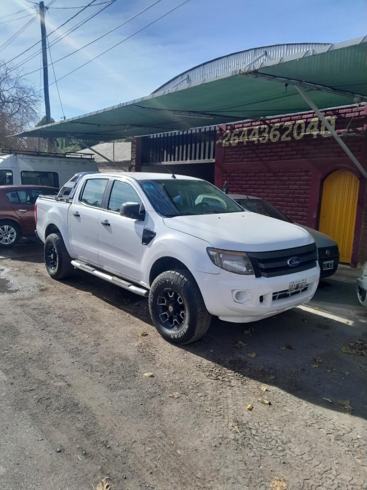 Ford Ranger Gnc 2014. Permuto Financio