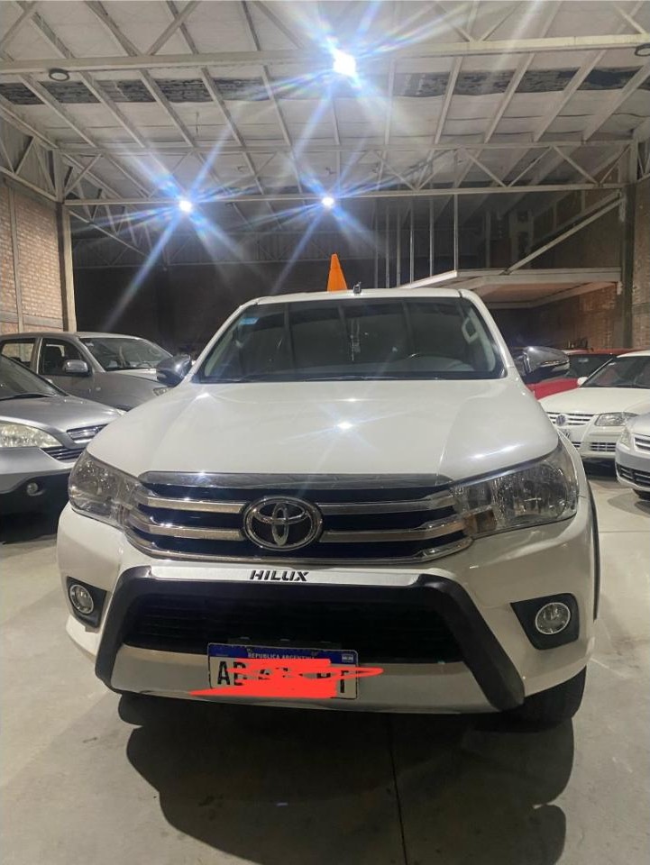 Toyota Hilux Srv 4x2 Manual / 2017