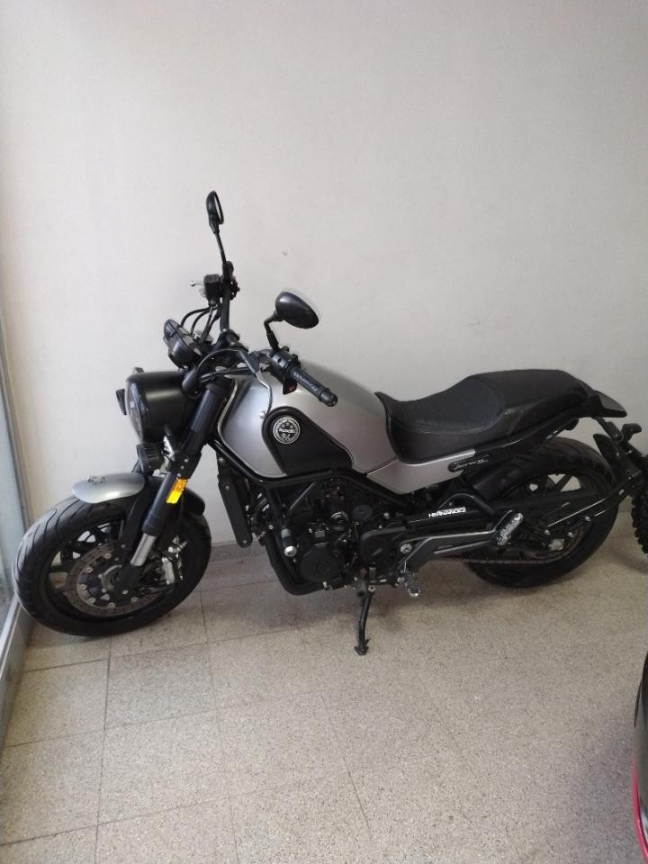 Benelli 500 Leoncino 2019 Impecable  Escucho Oferta Contado