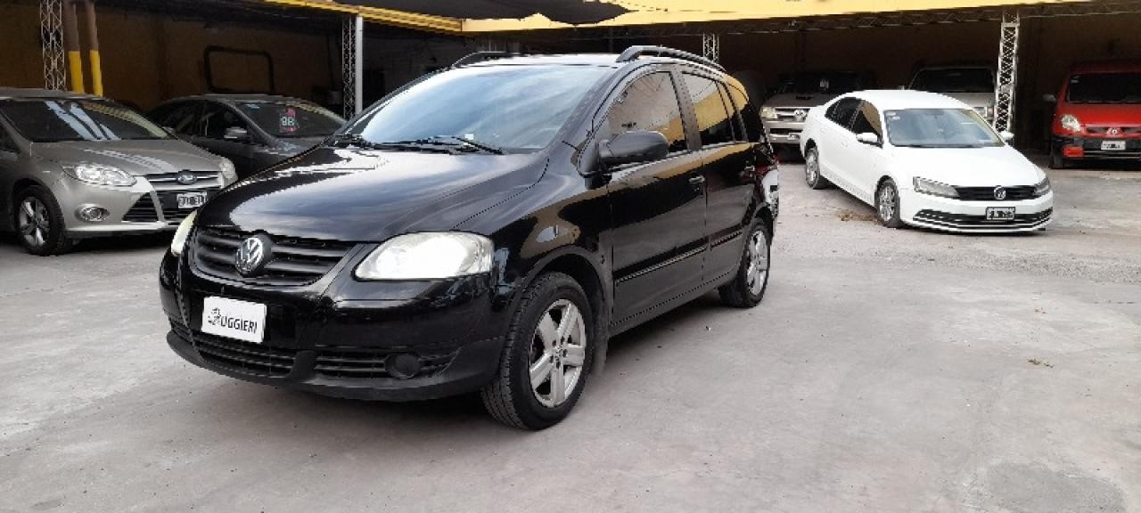 Volkswagen Suran 1.6 Confortline Año 2009 Con Gnc De 5ta.
