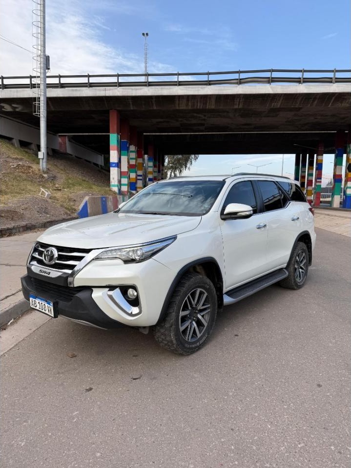 Toyota Hilux Sw4 Srx At 2017 7 Asientos