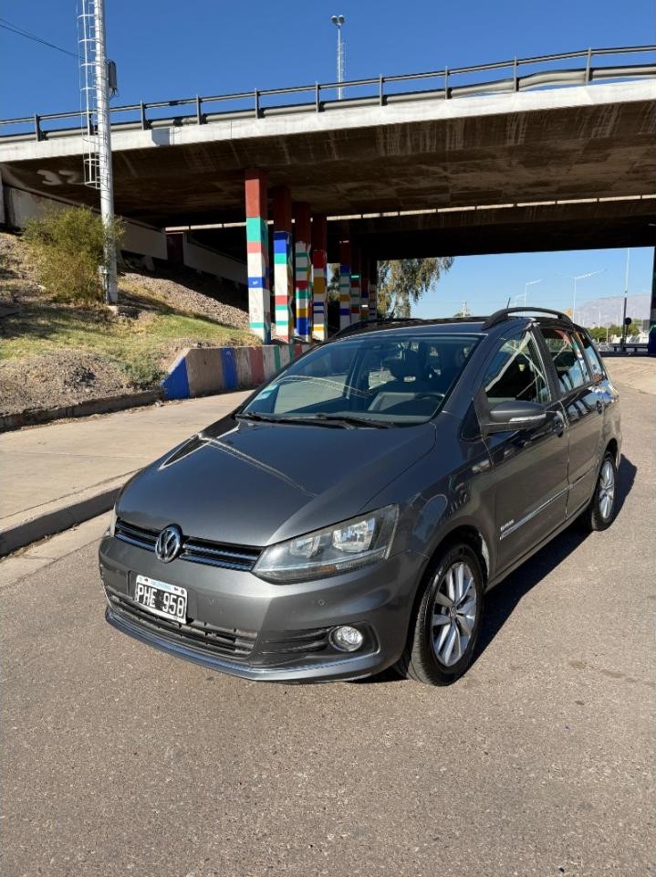 Volkswagen Suran Highline 2015 1.6 Msi Caja 6ta