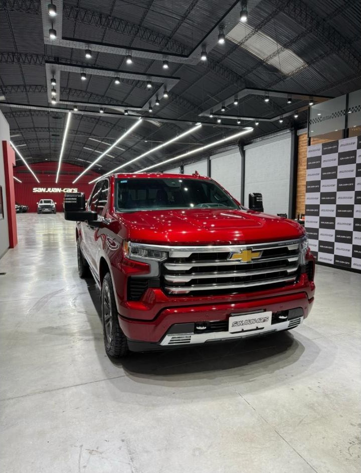 Chevrolet Silverado 5.3 V8 High Country 2025 Con 10 Mil Km