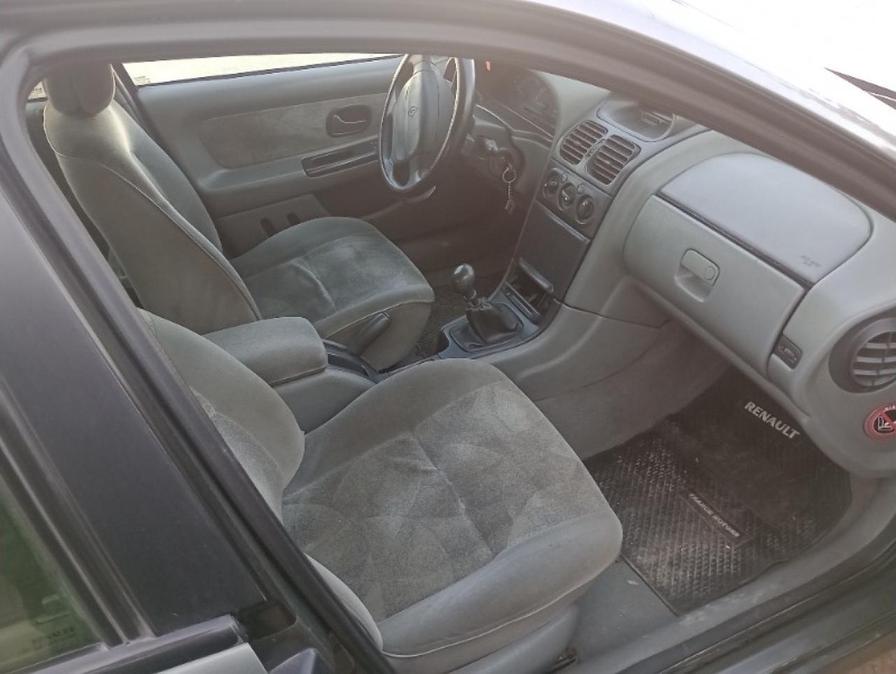 Renault Laguna, Modelo 2000 Diesel