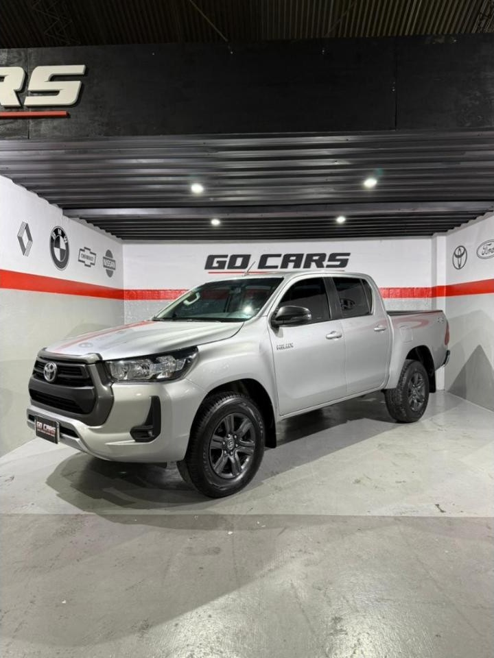 Toyota Hilux Sr 4x4, 2022