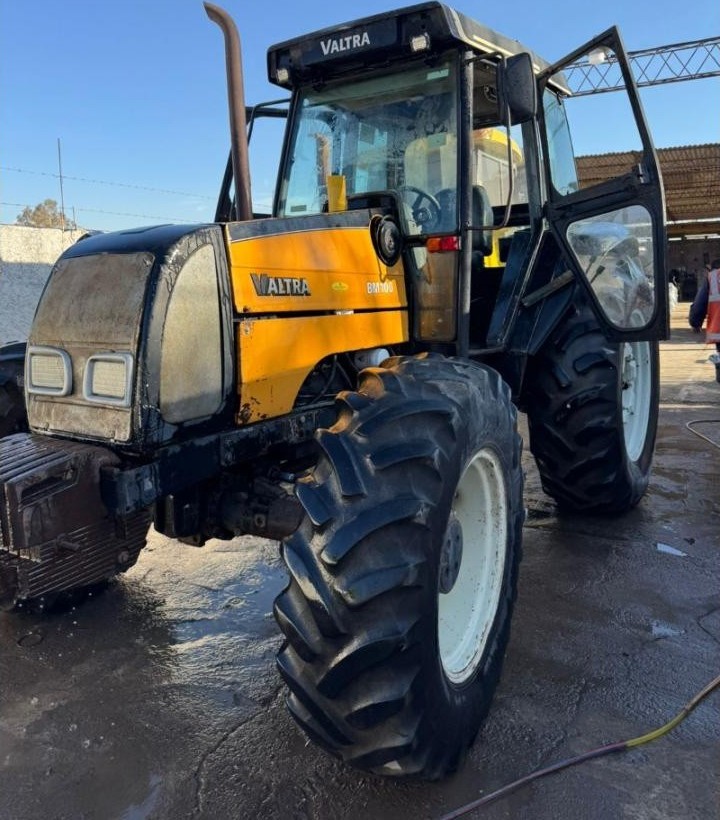 Tractor Valtra Bm100 Con Cabina Valtra 106hp 4x4 3° Punto