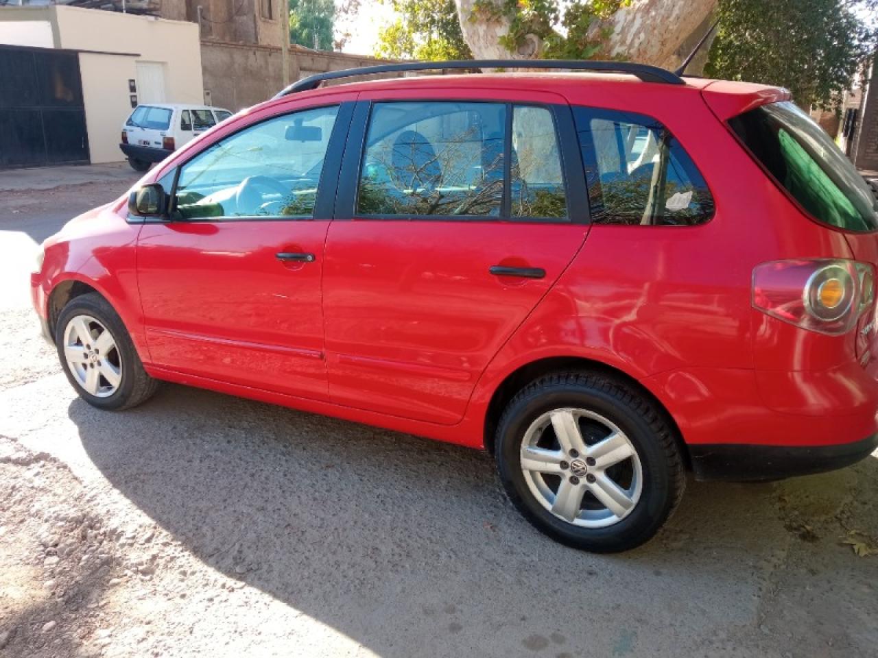Volkswagen Suran Trendline Nafta Sola Año 2009 Con Aire Dirección Levanta Vidrios Y Cierre Central
