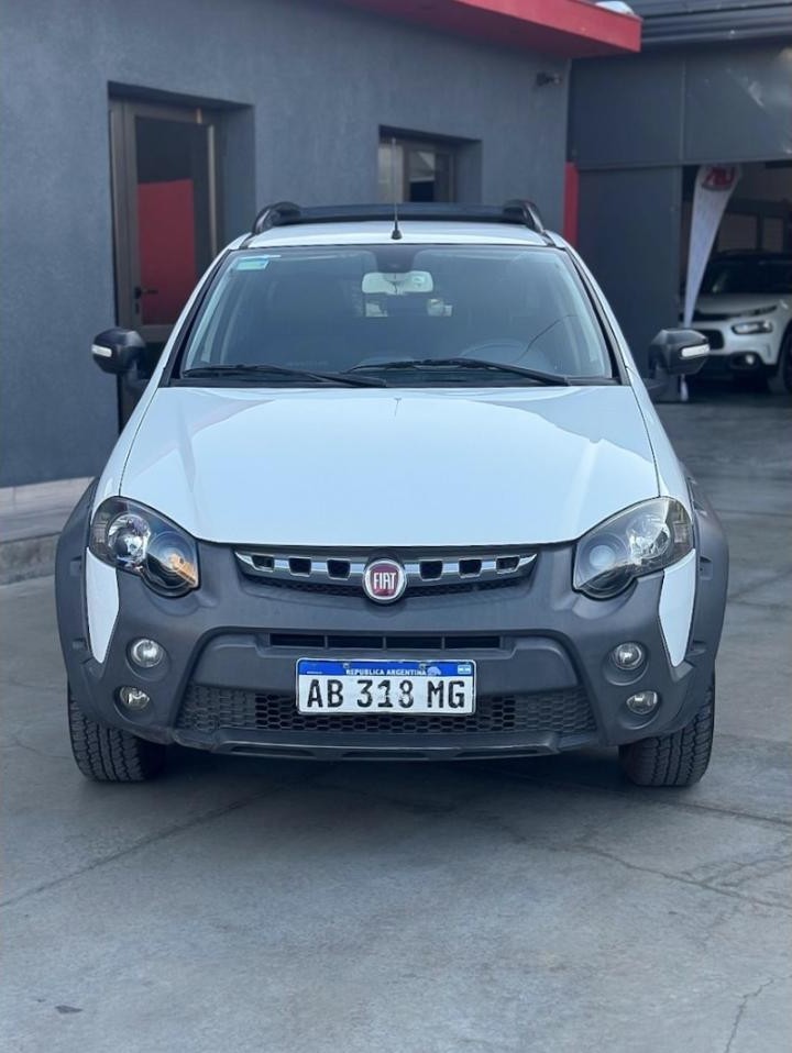 Fiat Strada 1.6 Adventure Cd Locker 2017 Impecable