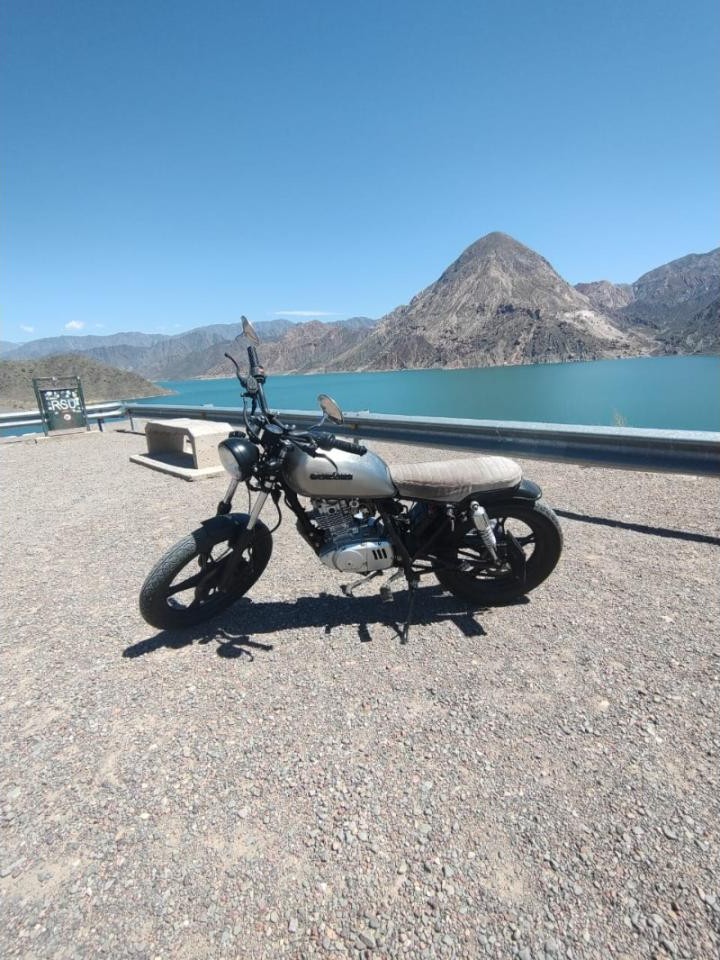 Suzuki Gn 125cc Customizada, 2014