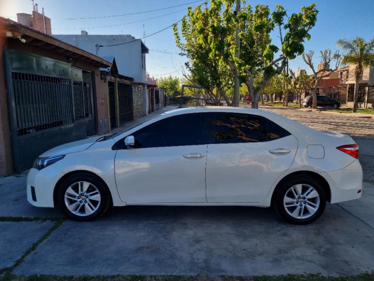 Toyota Corolla Xei 2015 1.8 M/t