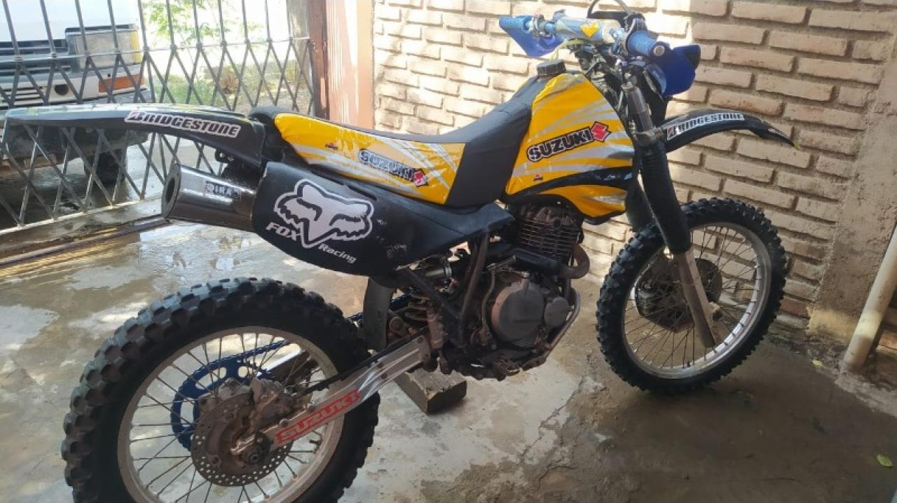 Vendo Permuto Hermosa Suzuki Dr 350