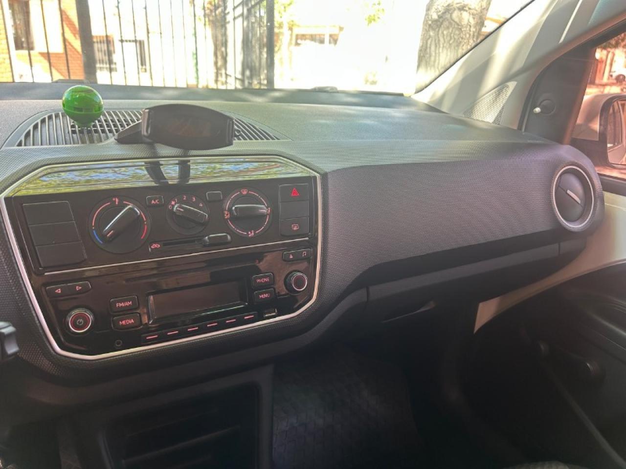 Volkswagen Up Blanco 2018