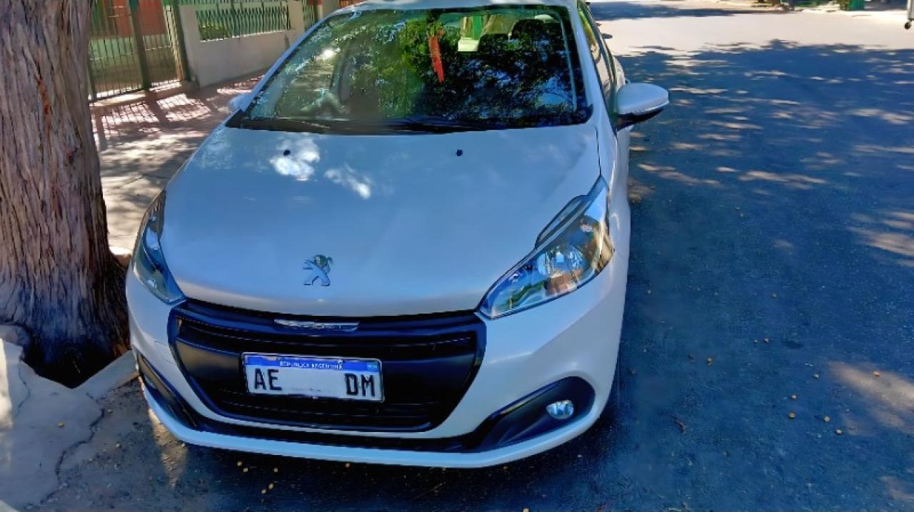 Peugeot 208 Allure 2020 Impecable Vendo