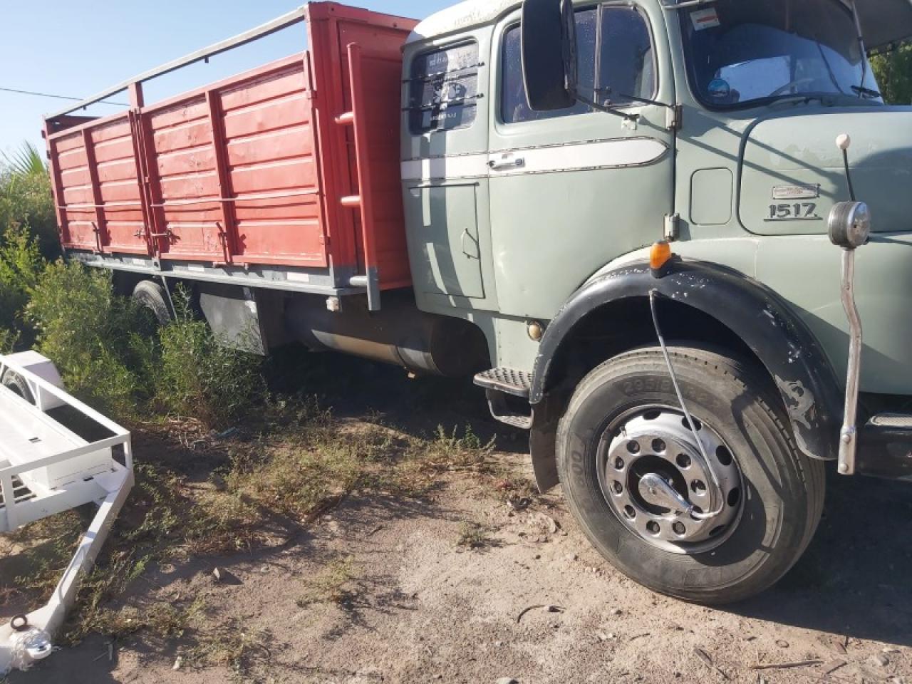 Mercedez Benz 1518 Con Volcadora