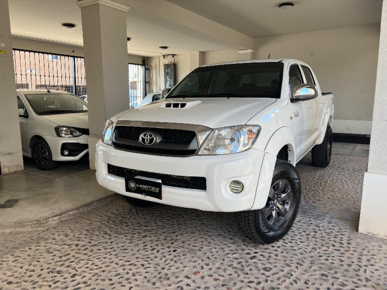 Toyota Hilux Srv 2010