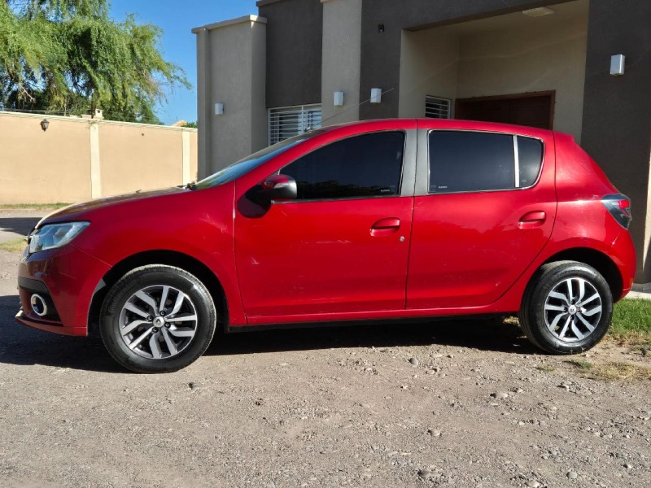 Sandero Intens Año 2023 Versión Tope De Gama