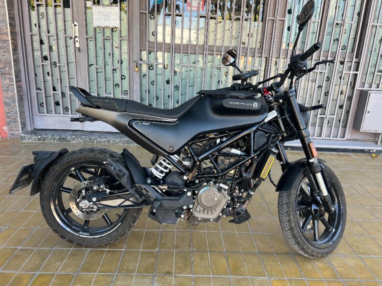 Husqvarna Svarpilen 200 2022 6000kms Oferta Contado 4000usd