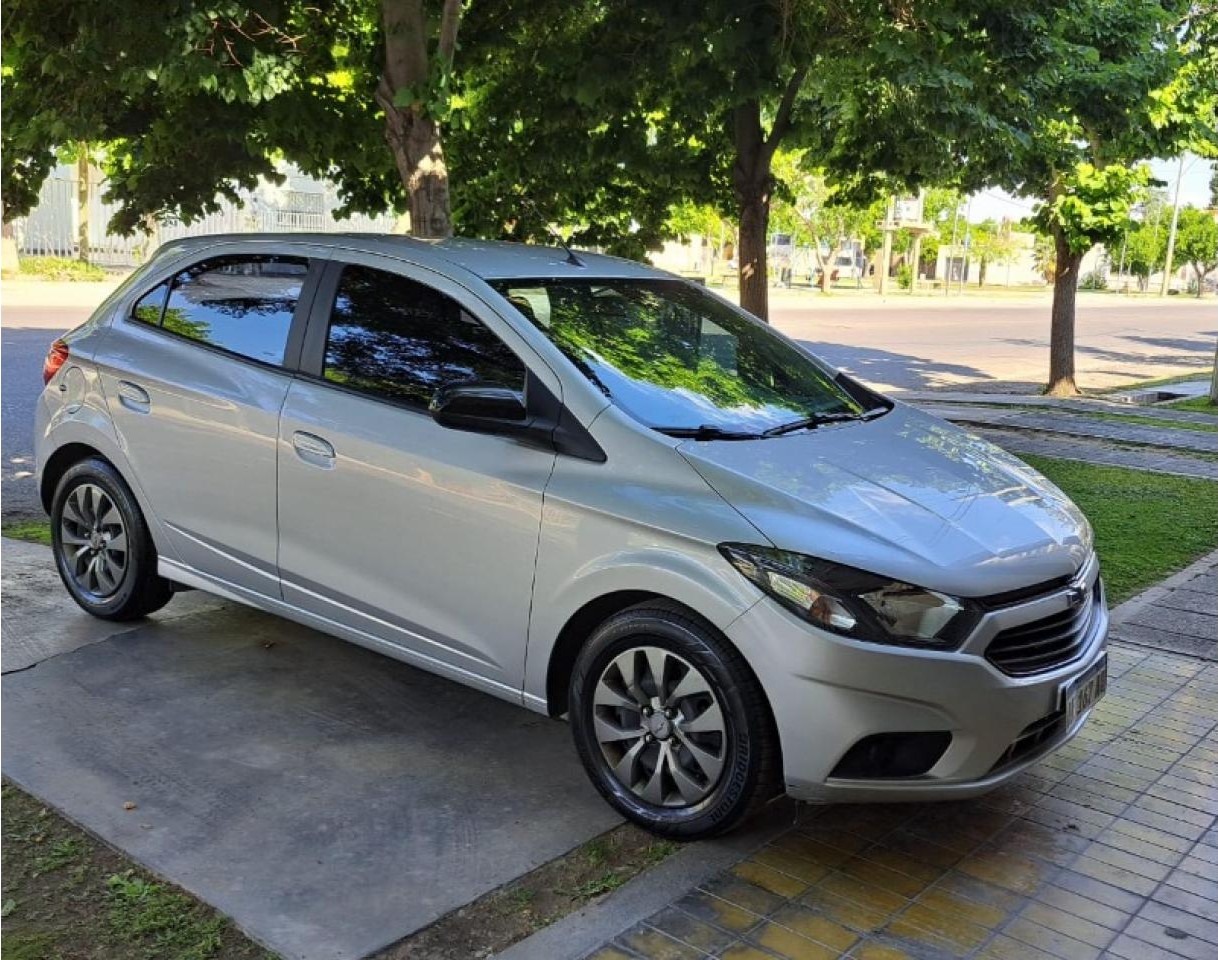 Chevrolet Onix 1.4 Joy Black 2020 52.900km Excelente Estado