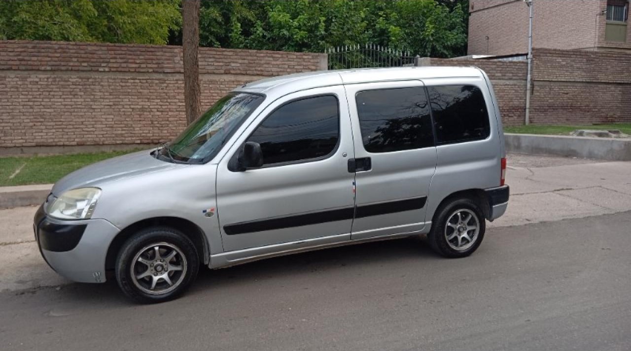 Peugeot Partner Patagónica 2013 Permuto Por Menor Y Dif