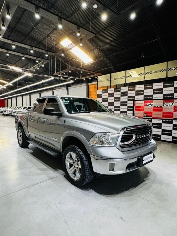 Dodge Ram Laramie 5.7 L V8 4x4 Año 2020