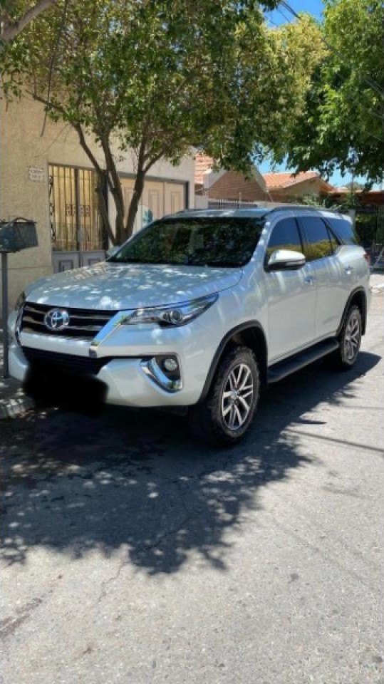 Toyota Hilux Sw4 Srx Manual Impecable Urgente Escucho Ofertas De Contado