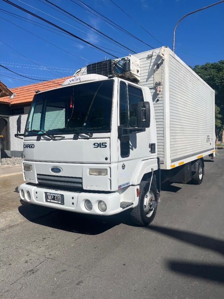 Ford Cargo 915 E 2013