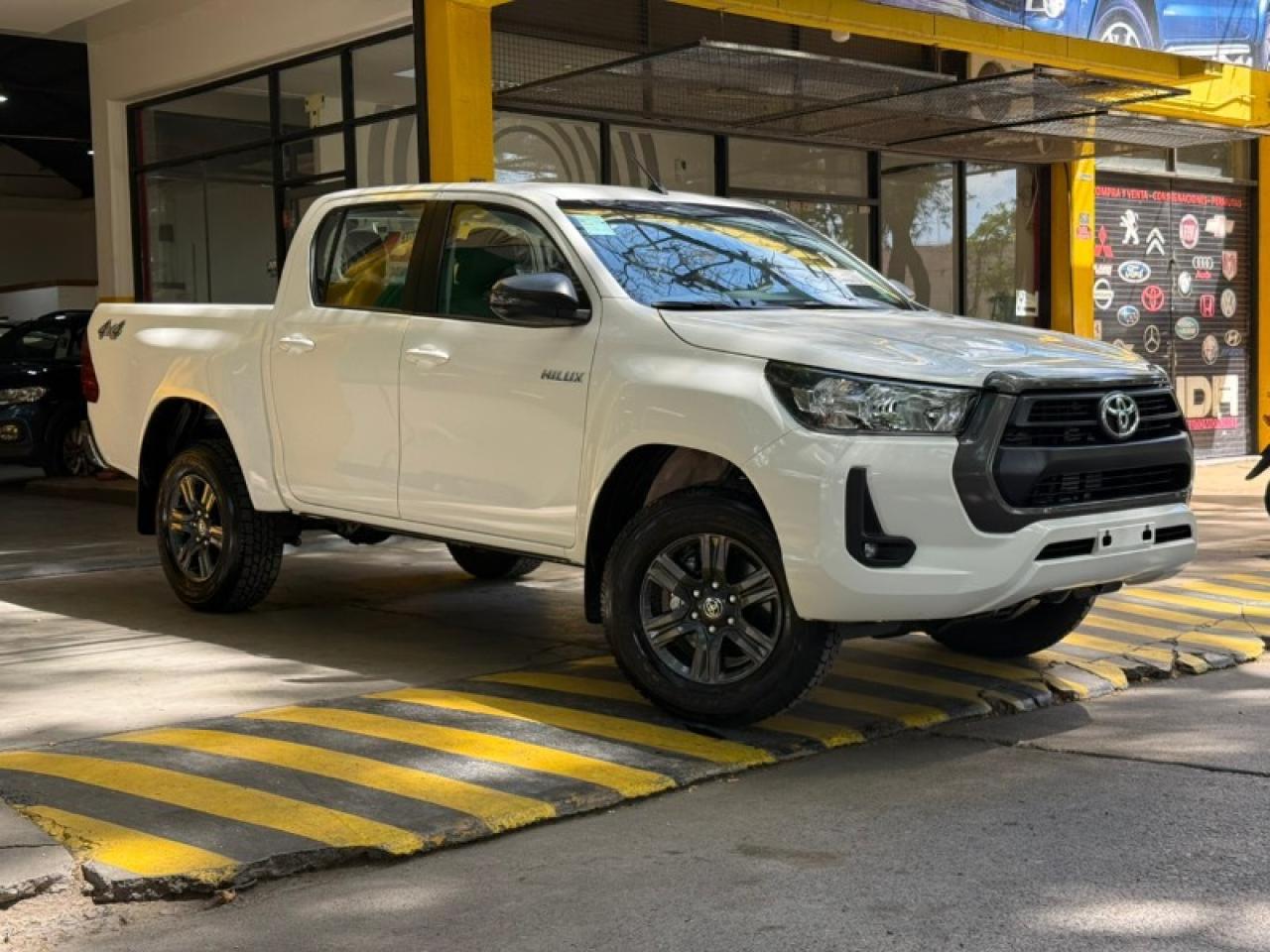 🚗toyota Hilux 2.8 Sr 4x4 |🔢0 Km | 🏛️retiras Con $31.300.000